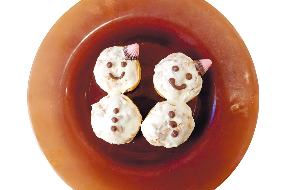 プチシュー雪だるま