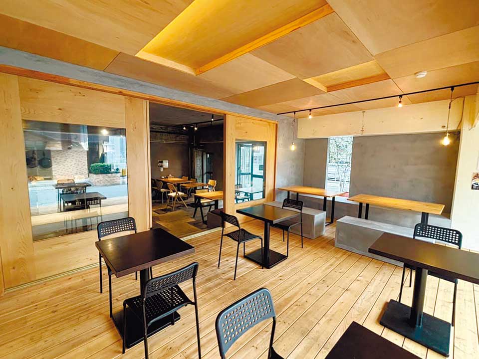 ベビーカーでの来店にうれしいテラス席